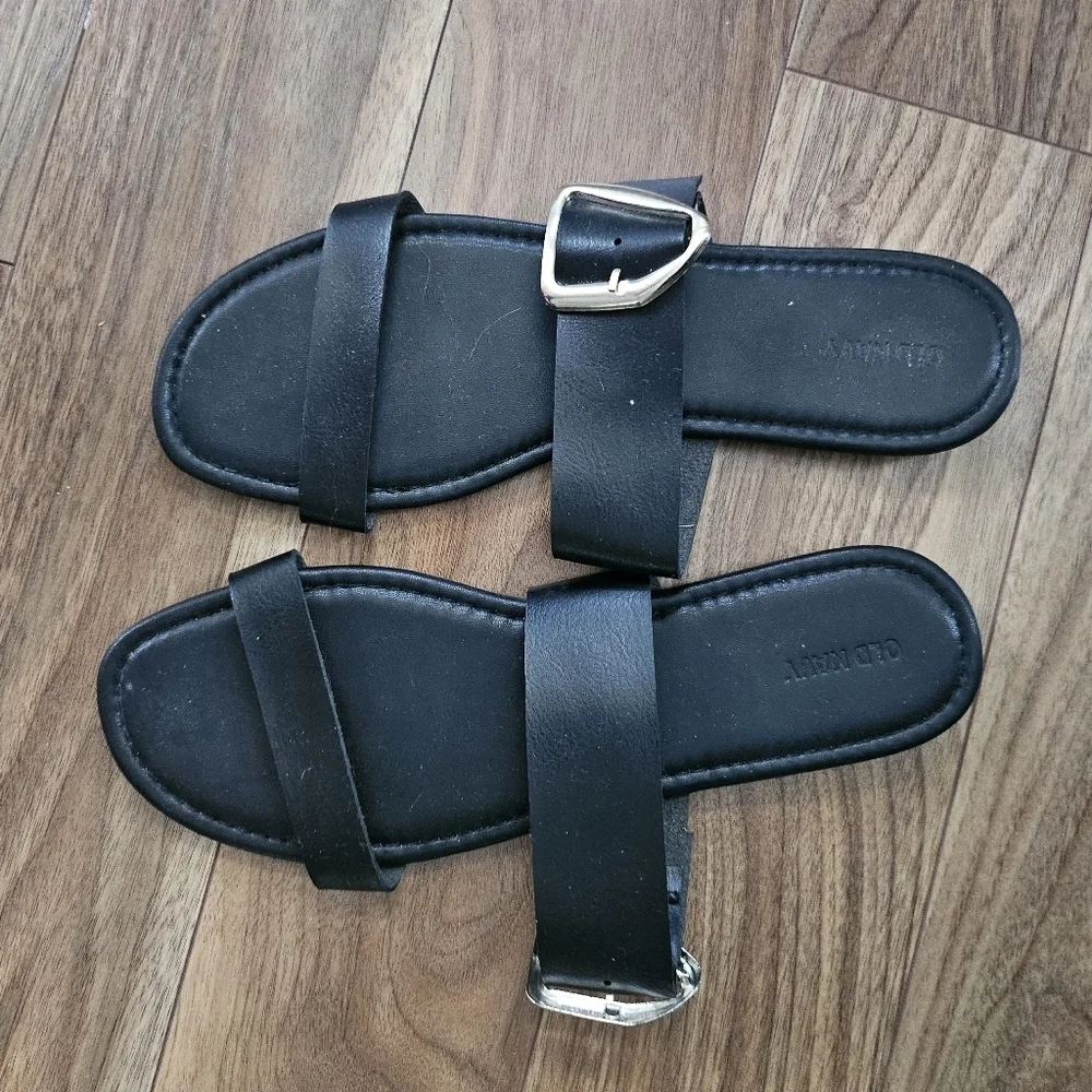 Old Navy Women's Black Double Strap  Buckle Casua Sandals Size 11.